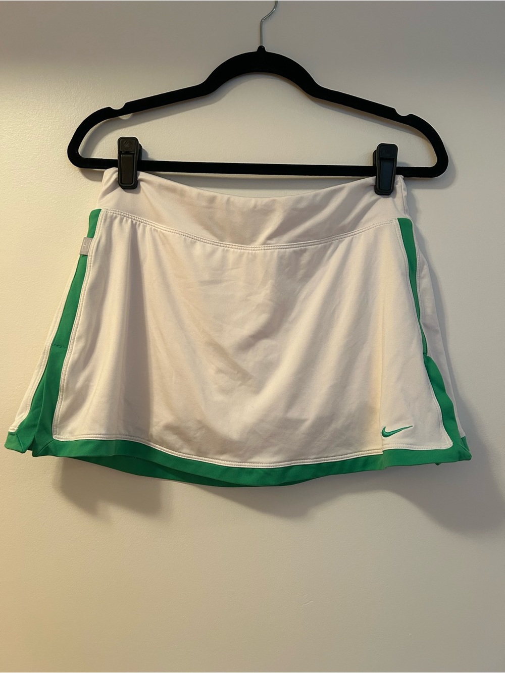 Y2K Nike White Circle Skort with Green Accents